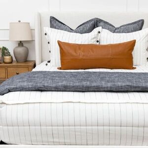 Taylor Luxe Beddy’s- zipper bedding- White and Gray fashionable Bedding